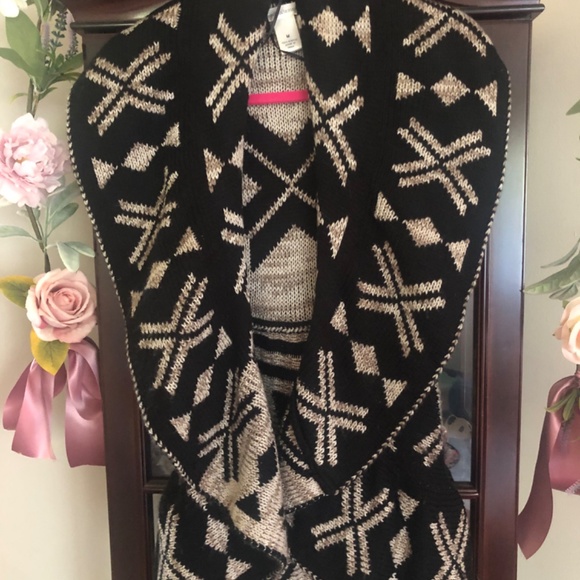 Like New Beautiful John Paul Richard Cascading Southwest inspired sweater vest - Picture 4 of 4